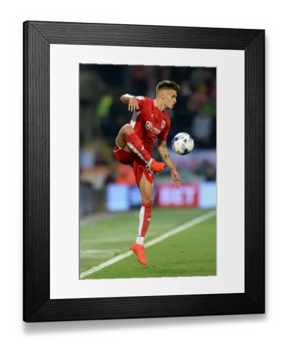 Framed Print : Jamie Paterson of Bristol City in Action Against Cardiff City, Sky Bet Championship (October 14, 2016)