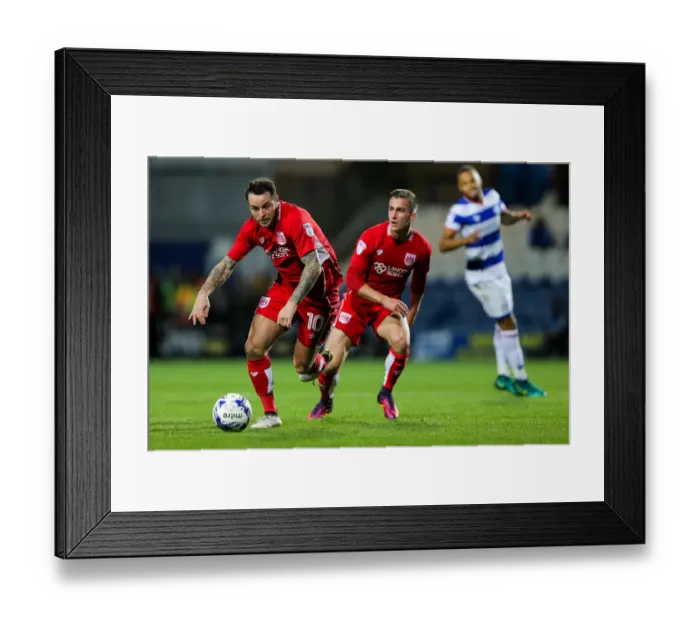Framed Print : Bristol City's Lee Tomlin in Action against QPR at Loftus Road Stadium, 2016 Framed Print : Bristol City's Lee Tomlin in Action against QPR at Loftus Road Stadium, 2016