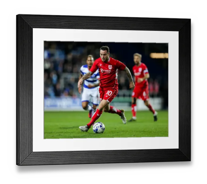 Framed Print : Lee Tomlin in Action: Bristol City vs. QPR at Loftus Road Stadium, 2016 Framed Print : Lee Tomlin in Action: Bristol City vs. QPR at Loftus Road Stadium, 2016