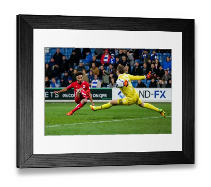 Framed Print : Smithies Denies Reid: QPR vs. Bristol City Championship Clash Framed Print : Smithies Denies Reid: QPR vs. Bristol City Championship Clash