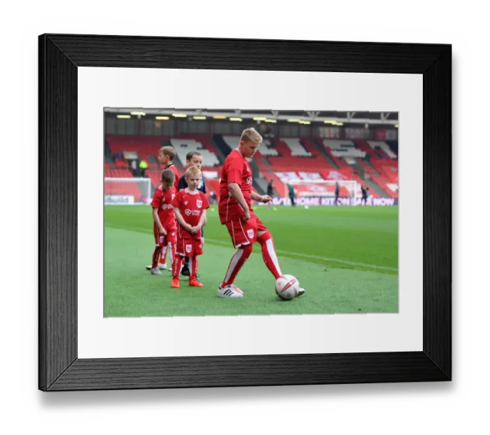 Framed Print : Bristol City vs Blackburn Rovers Clash at Ashton Gate Stadium, Sky Bet Championship (October 2016) Framed Print : Bristol City vs Blackburn Rovers Clash at Ashton Gate Stadium, Sky Bet Championship (October 2016)
