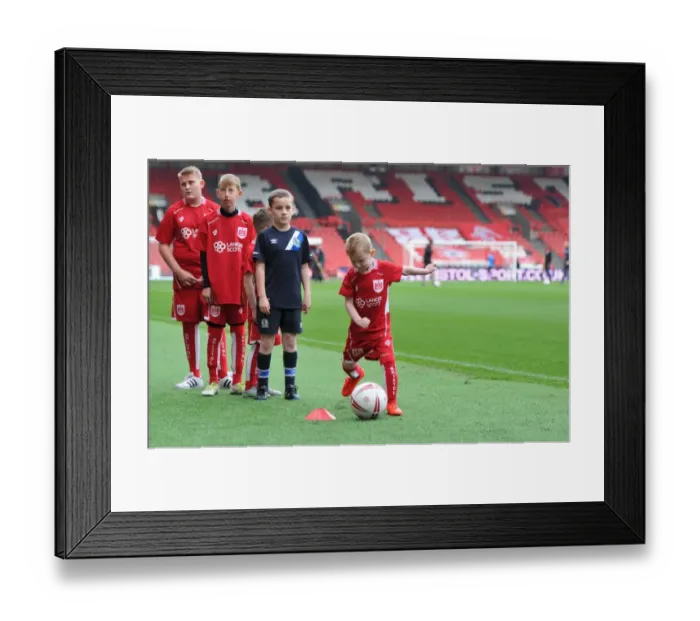 Framed Print : Sky Bet Championship Showdown: Bristol City vs Blackburn Rovers at Ashton Gate Stadium (October 2016) Framed Print : Sky Bet Championship Showdown: Bristol City vs Blackburn Rovers at Ashton Gate Stadium (October 2016)