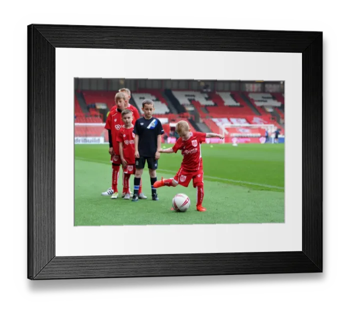 Framed Print : Bristol City vs. Blackburn Rovers Clash at Ashton Gate Stadium, Sky Bet Championship (October 2016)