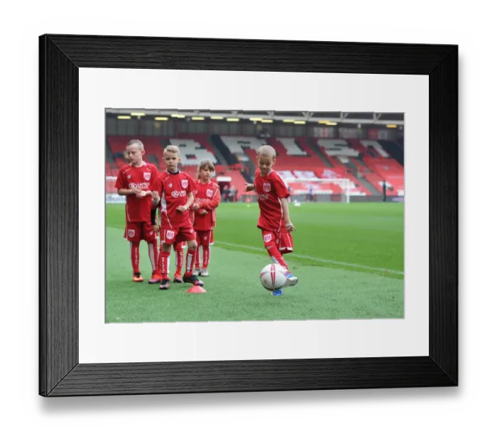 Framed Print : Championship Showdown: Bristol City vs Blackburn Rovers at Ashton Gate Stadium (October 2016) Framed Print : Championship Showdown: Bristol City vs Blackburn Rovers at Ashton Gate Stadium (October 2016)