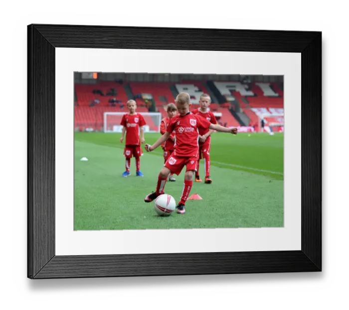 Framed Print : Bristol City vs Blackburn Rovers Clash at Ashton Gate Stadium, Sky Bet Championship (October 2016) Framed Print : Bristol City vs Blackburn Rovers Clash at Ashton Gate Stadium, Sky Bet Championship (October 2016)