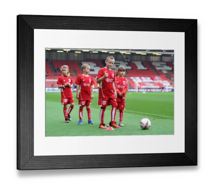 Framed Print : Bristol City vs Blackburn Rovers Clash at Ashton Gate Stadium, Sky Bet Championship (October 2016)