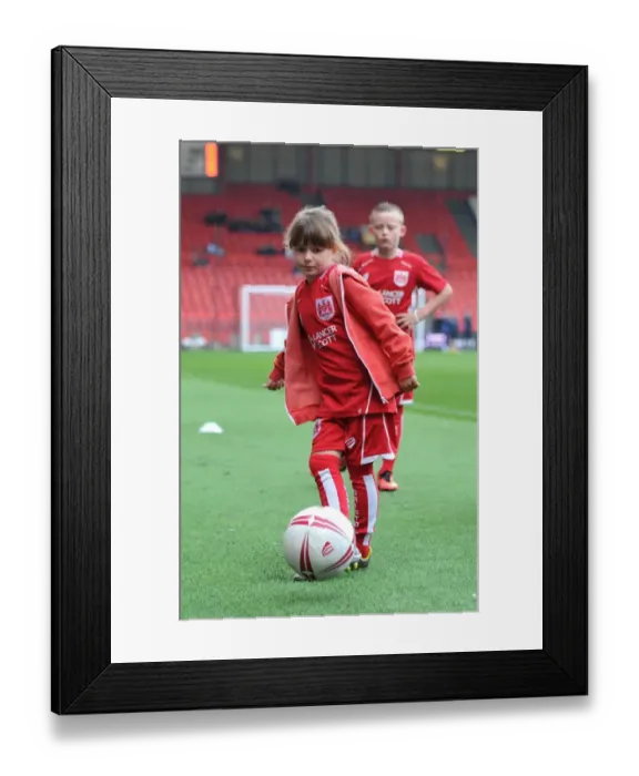 Framed Print : Bristol City vs Blackburn Rovers Clash at Ashton Gate Stadium, Sky Bet Championship (October 2016) Framed Print : Bristol City vs Blackburn Rovers Clash at Ashton Gate Stadium, Sky Bet Championship (October 2016)