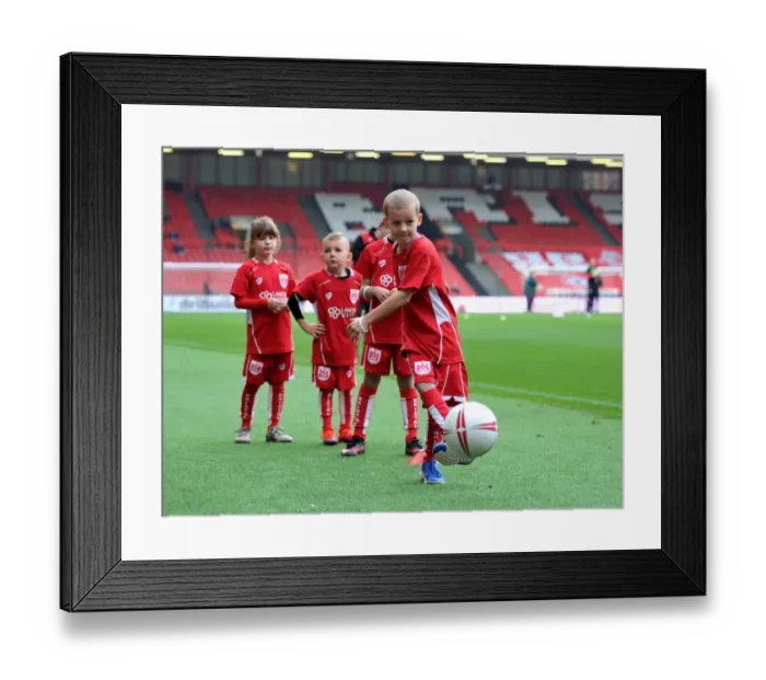 Framed Print : Bristol City vs Blackburn Rovers Clash at Ashton Gate Stadium, Sky Bet Championship (October 2016) Framed Print : Bristol City vs Blackburn Rovers Clash at Ashton Gate Stadium, Sky Bet Championship (October 2016)