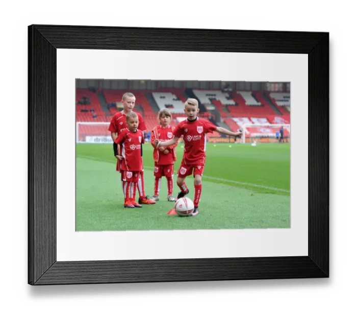 Framed Print : Bristol City vs Blackburn Rovers: Clash at Ashton Gate Stadium, Sky Bet Championship (October 2016) Framed Print : Bristol City vs Blackburn Rovers: Clash at Ashton Gate Stadium, Sky Bet Championship (October 2016)