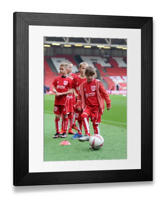 Framed Print : Bristol City vs Blackburn Rovers Clash at Ashton Gate Stadium, Sky Bet Championship (October 2016)