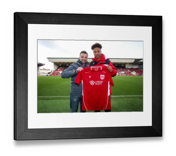Framed Print : Bobby Reid Presents Half-Time Signed Shirt at Ashton Gate: Bristol City vs Blackburn Rovers Framed Print : Bobby Reid Presents Half-Time Signed Shirt at Ashton Gate: Bristol City vs Blackburn Rovers