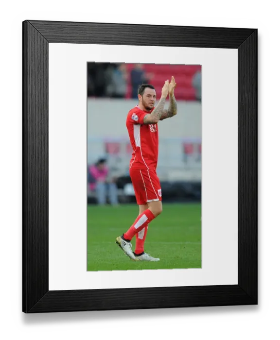 Framed Print : Lee Tomlin in Action: Bristol City vs Blackburn Rovers at Ashton Gate Stadium (10-22-2016)