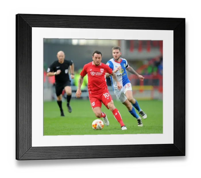 Framed Print : Bristol City's Lee Tomlin Shines: Unforgettable Performance Against Blackburn Rovers in October 2016 Sky Bet Championship Match Framed Print : Bristol City's Lee Tomlin Shines: Unforgettable Performance Against Blackburn Rovers in October 2016 Sky Bet Championship Match
