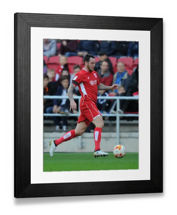 Framed Print : Lee Tomlin in Action: Bristol City vs Blackburn Rovers at Ashton Gate Stadium, 2016