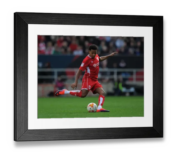 Framed Print : Bristol City's Korey Smith in Action Against Blackburn Rovers at Ashton Gate Stadium, October 2016 Framed Print : Bristol City's Korey Smith in Action Against Blackburn Rovers at Ashton Gate Stadium, October 2016