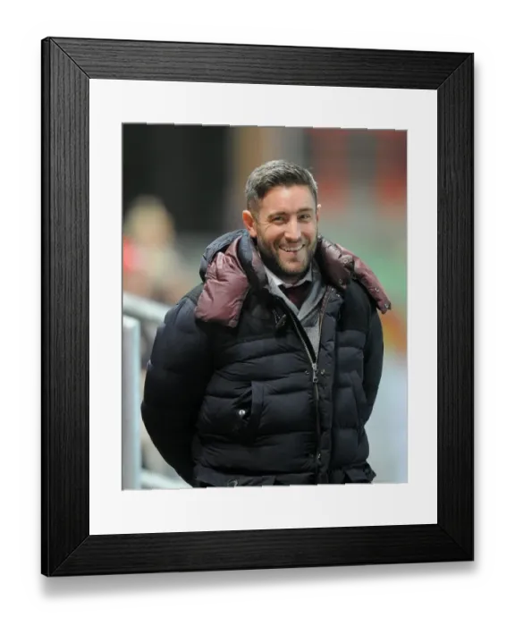 Framed Print : Johnson Leads Bristol City Against Hull City in EFL Cup Clash at Ashton Gate Framed Print : Johnson Leads Bristol City Against Hull City in EFL Cup Clash at Ashton Gate