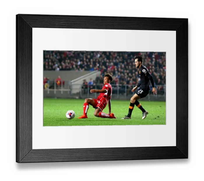 Framed Print : Bobby Reid in Action: Brilliant Pass at Ashton Gate - Bristol City vs. Hull City, EFL Cup, 2016 Framed Print : Bobby Reid in Action: Brilliant Pass at Ashton Gate - Bristol City vs. Hull City, EFL Cup, 2016