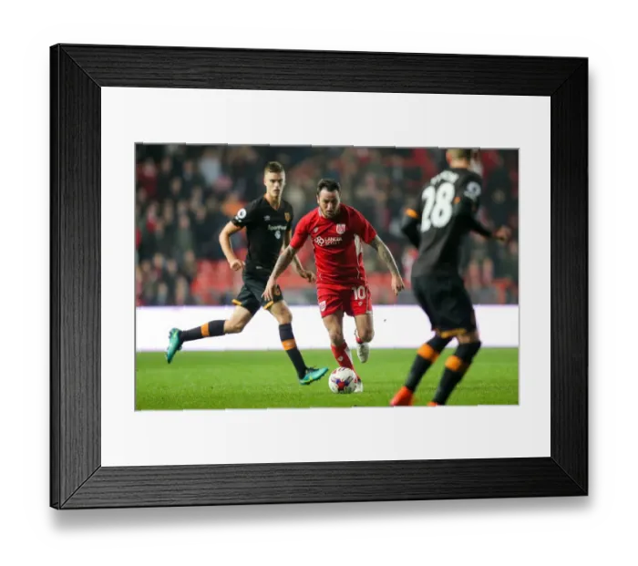 Framed Print : Bristol City vs Hull City: Lee Tomlin in Action, EFL Cup Fourth Round, Ashton Gate Stadium Framed Print : Bristol City vs Hull City: Lee Tomlin in Action, EFL Cup Fourth Round, Ashton Gate Stadium