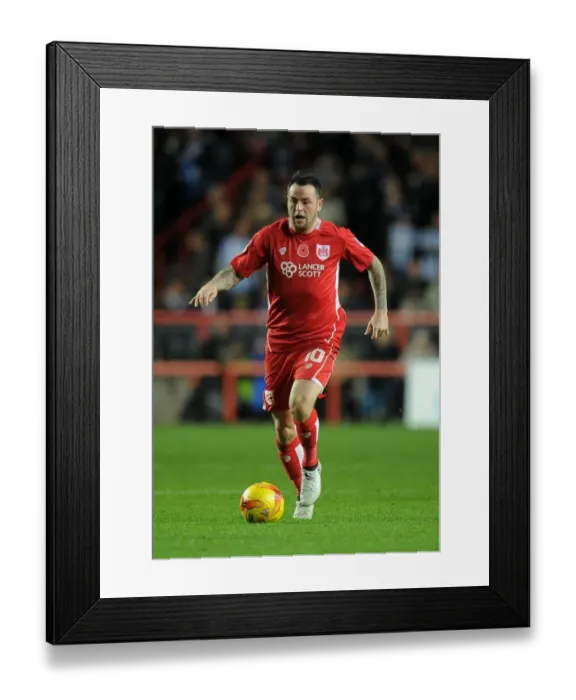 Framed Print : Bristol City's Lee Tomlin Shines: Thrilling Performance Against Brighton & Hove Albion in Sky Bet Championship