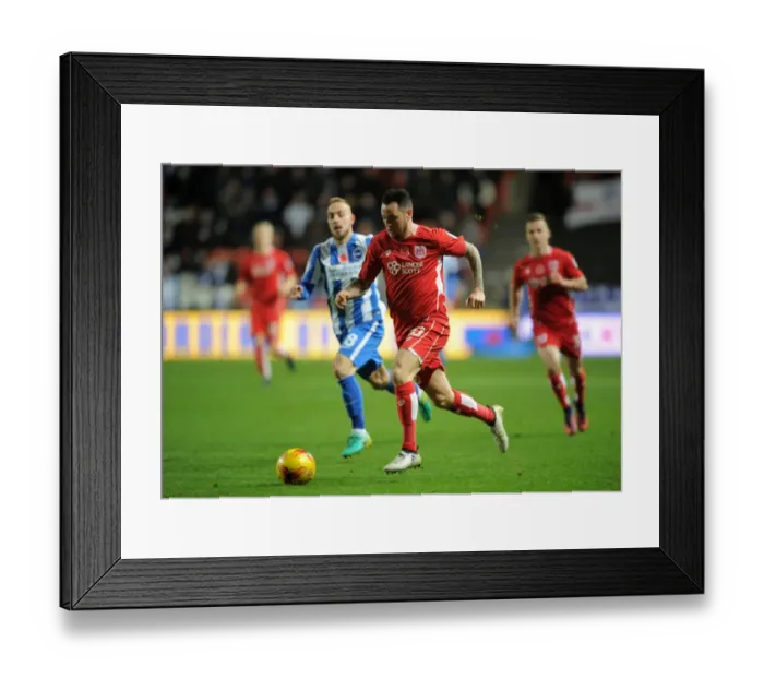 Framed Print : Bristol City's Lee Tomlin Shines: Thrilling Performance Against Brighton & Hove Albion in Sky Bet Championship Framed Print : Bristol City's Lee Tomlin Shines: Thrilling Performance Against Brighton & Hove Albion in Sky Bet Championship
