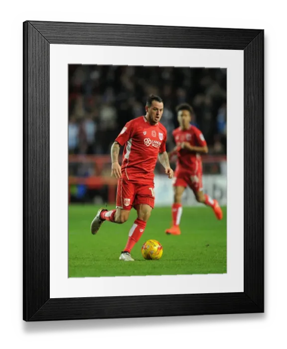 Framed Print : Lee Tomlin's Thrilling Performance: Bristol City vs. Brighton & Hove Albion in Sky Bet Championship