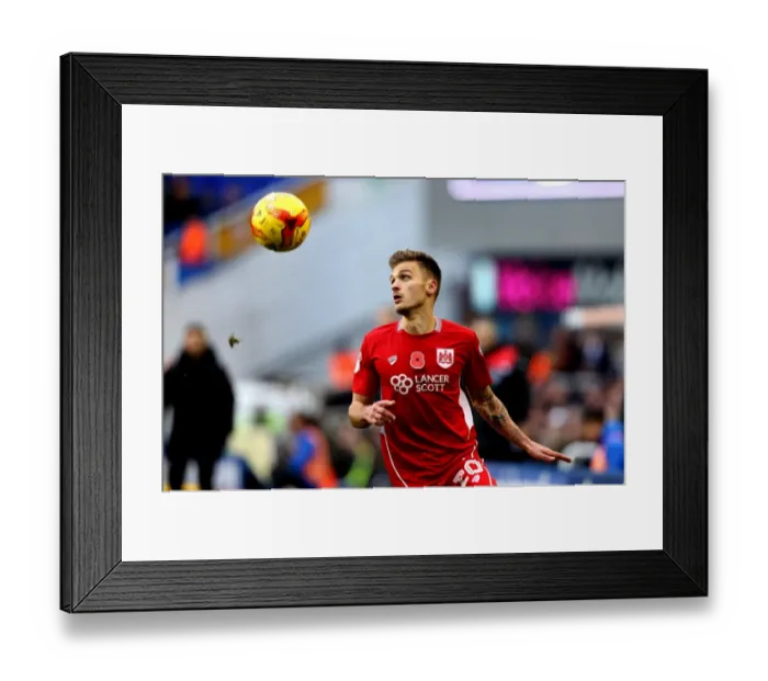 Framed Print : Jamie Paterson Focuses on the Ball: Birmingham City vs. Bristol City, 2016