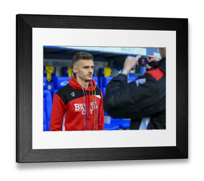 Framed Print : Bristol City's Jamie Paterson Supports Stonewall UK with Rainbow Laces at Reading Match, Sky Bet Championship (November 2016) Framed Print : Bristol City's Jamie Paterson Supports Stonewall UK with Rainbow Laces at Reading Match, Sky Bet Championship (November 2016)