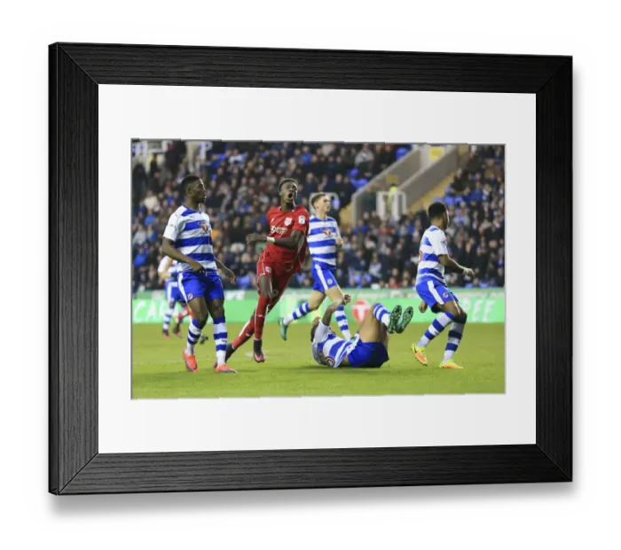 Framed Print : Tammy Abraham's Near Miss: Reading vs. Bristol City Championship Clash (November 2016) Framed Print : Tammy Abraham's Near Miss: Reading vs. Bristol City Championship Clash (November 2016)