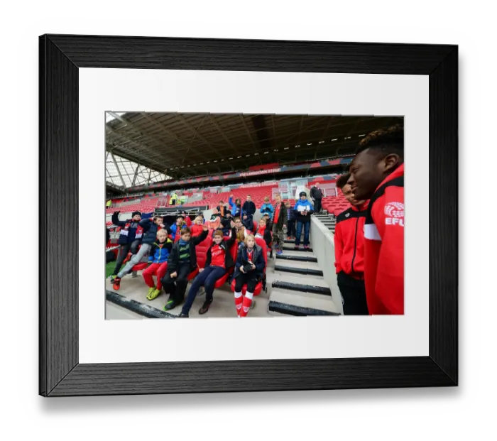 Framed Print : Young Fans Meet Tammy Abraham and Bobby Reid of Bristol City During Match against Ipswich Town, 2016 Framed Print : Young Fans Meet Tammy Abraham and Bobby Reid of Bristol City During Match against Ipswich Town, 2016