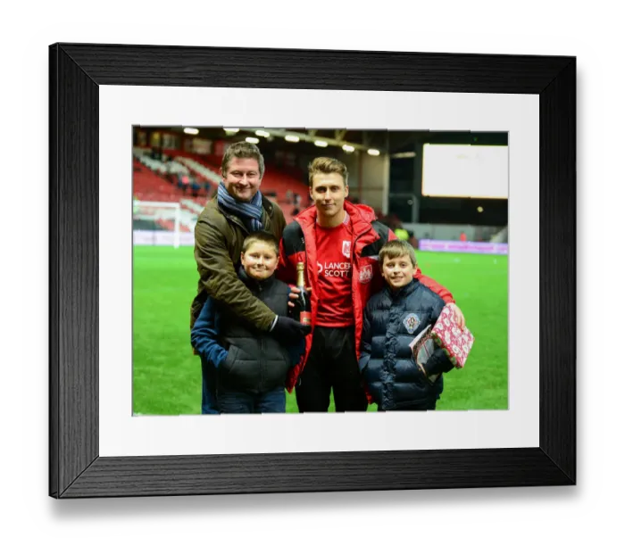 Framed Print : Bristol City vs Ipswich Town: Dougie Allward's Man of the Match Image, Ashton Gate, Sky Bet Championship (December 3, 2016) Framed Print : Bristol City vs Ipswich Town: Dougie Allward's Man of the Match Image, Ashton Gate, Sky Bet Championship (December 3, 2016)