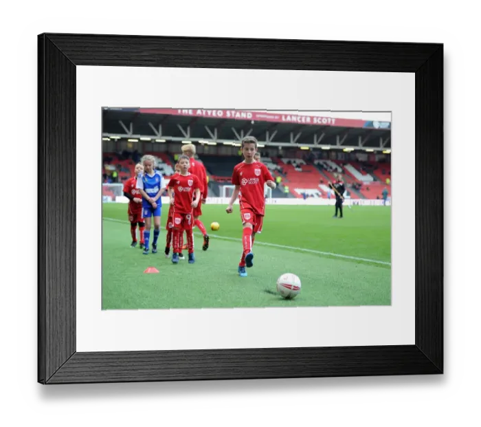 Framed Print : Bristol City vs Ipswich Town Clash in Sky Bet Championship at Ashton Gate - December 2016 Framed Print : Bristol City vs Ipswich Town Clash in Sky Bet Championship at Ashton Gate - December 2016