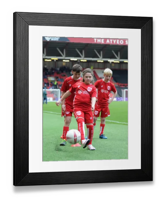 Framed Print : Bristol City vs Ipswich Town Clash in Sky Bet Championship at Ashton Gate - December 2016 Framed Print : Bristol City vs Ipswich Town Clash in Sky Bet Championship at Ashton Gate - December 2016