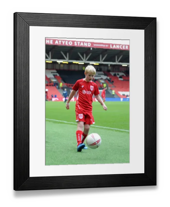 Framed Print : Bristol City vs Ipswich Town Clash in Sky Bet Championship (December 2016)