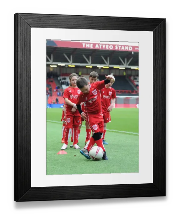 Framed Print : Bristol City vs Ipswich Town Clash in Sky Bet Championship (December 2016) Framed Print : Bristol City vs Ipswich Town Clash in Sky Bet Championship (December 2016)