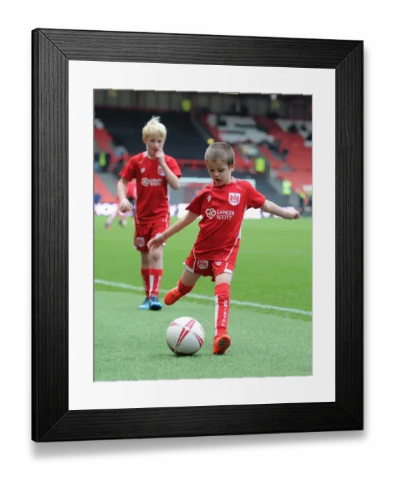 Framed Print : Bristol City vs Ipswich Town Clash in Sky Bet Championship at Ashton Gate - December 2016
