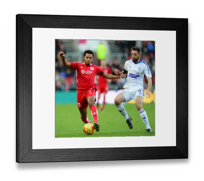 Framed Print : Bristol City vs Ipswich Town: Intense Moment Between Korey Smith and Cole Skuse Framed Print : Bristol City vs Ipswich Town: Intense Moment Between Korey Smith and Cole Skuse