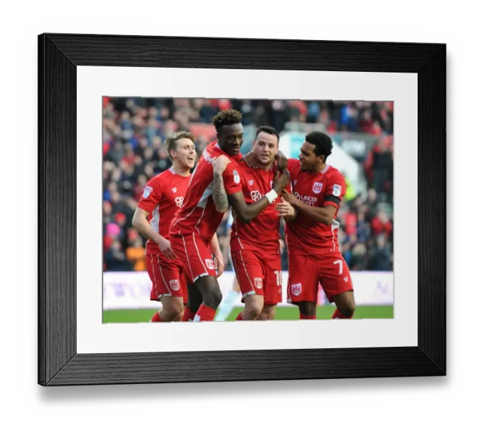 Framed Print : Bristol City Celebrate Win Over Ipswich Town with Lee Tomlin Framed Print : Bristol City Celebrate Win Over Ipswich Town with Lee Tomlin