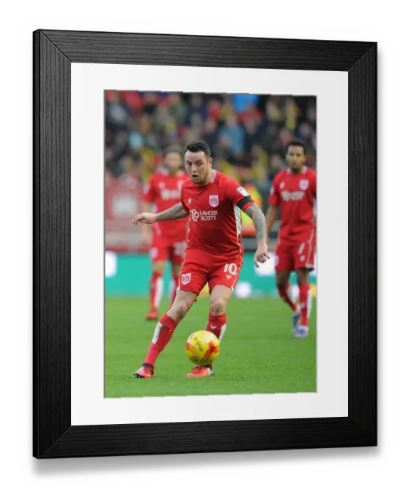 Framed Print : Lee Tomlin in Action: Bristol City vs Ipswich Town, Sky Bet Championship, Ashton Gate, December 3, 2016