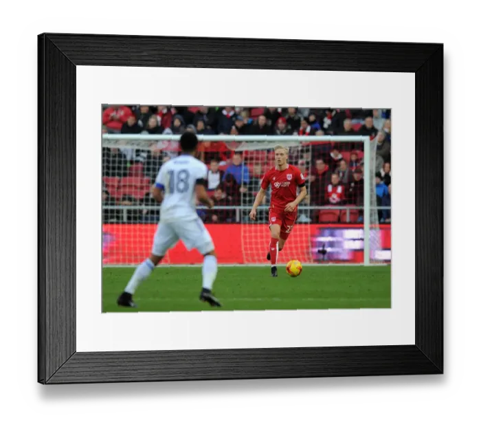 Framed Print : Hordur Magnusson in Action: Bristol City vs Ipswich Town, Sky Bet Championship (December 2016)