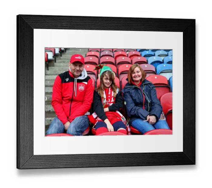 Framed Print : Bristol City Fans at Huddersfield Town's John Smiths Stadium, Sky Bet Championship (10 / 12 / 2016) Framed Print : Bristol City Fans at Huddersfield Town's John Smiths Stadium, Sky Bet Championship (10 / 12 / 2016)
