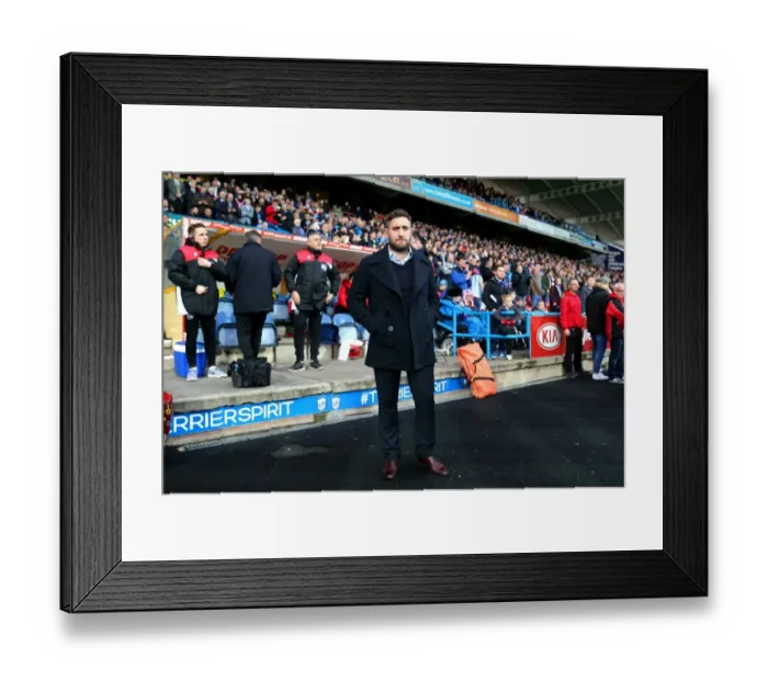 Framed Print : Lee Johnson Leads Bristol City at Huddersfield Town (10.12.16)