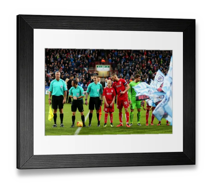Framed Print : Bristol City vs Huddersfield Town Clash in Sky Bet Championship at The John Smiths Stadium (December 2016)