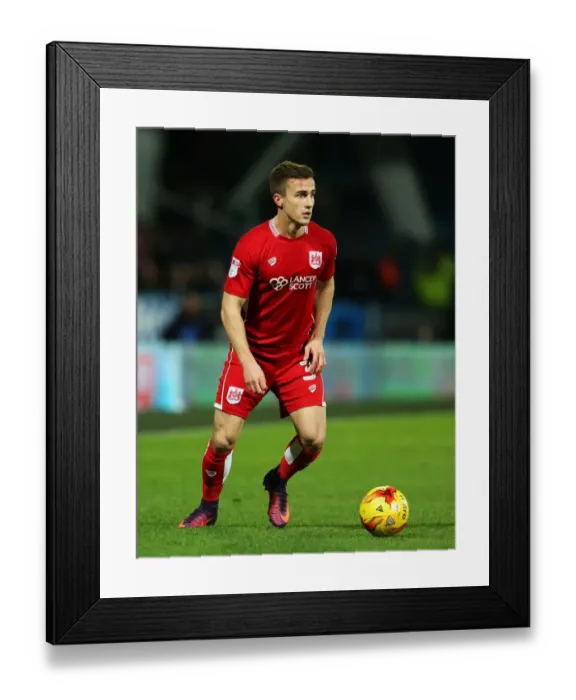 Framed Print : Joe Bryan of Bristol City in Action against Huddersfield Town, Sky Bet Championship (December 10, 2016) Framed Print : Joe Bryan of Bristol City in Action against Huddersfield Town, Sky Bet Championship (December 10, 2016)