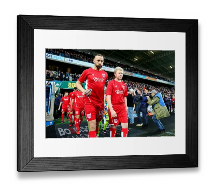 Framed Print : Bristol City vs Huddersfield Town Clash at John Smith's Stadium (December 10, 2016) Framed Print : Bristol City vs Huddersfield Town Clash at John Smith's Stadium (December 10, 2016)