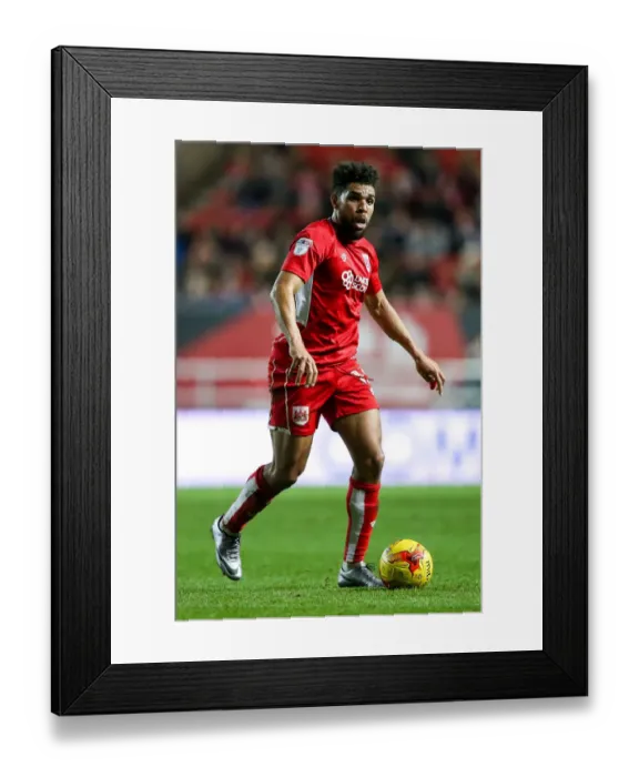 Framed Print : Scott Golbourne in Action: Bristol City vs Brentford, Sky Bet Championship (Dec. 13, 2016) - Ashton Gate Stadium