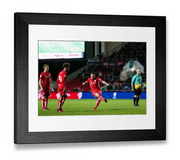 Framed Print : Bristol City's Lee Tomlin Prepares to Take a Free Kick Against Brentford in Sky Bet Championship Match Framed Print : Bristol City's Lee Tomlin Prepares to Take a Free Kick Against Brentford in Sky Bet Championship Match