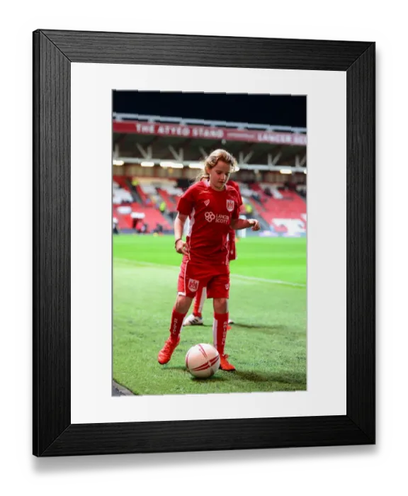 Framed Print : Sky Bet Championship Showdown: A Clash of Titans - Bristol City vs Brentford, December 13, 2016, Ashton Gate Framed Print : Sky Bet Championship Showdown: A Clash of Titans - Bristol City vs Brentford, December 13, 2016, Ashton Gate