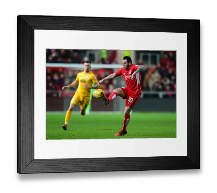 Framed Print : Action-Packed Championship Clash: Lee Tomlin of Bristol City vs Preston North End, December 17, 2016, Ashton Gate Framed Print : Action-Packed Championship Clash: Lee Tomlin of Bristol City vs Preston North End, December 17, 2016, Ashton Gate