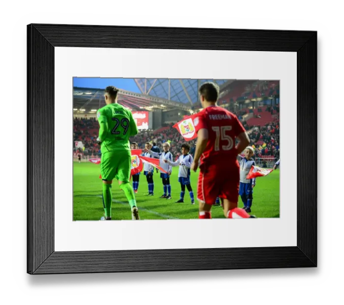 Framed Print : Bristol City Honors Preston North End with Guard of Honor at Ashton Gate (December 17, 2016) Framed Print : Bristol City Honors Preston North End with Guard of Honor at Ashton Gate (December 17, 2016)