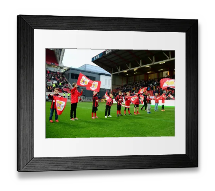 Framed Print : Bristol City Honors Preston North End: Sky Bet Championship Match at Ashton Gate (17 / 12 / 2016)
